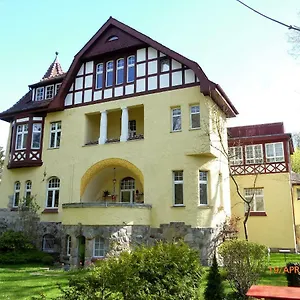 https://villa-fewo-2.find-berlin-hotels.com